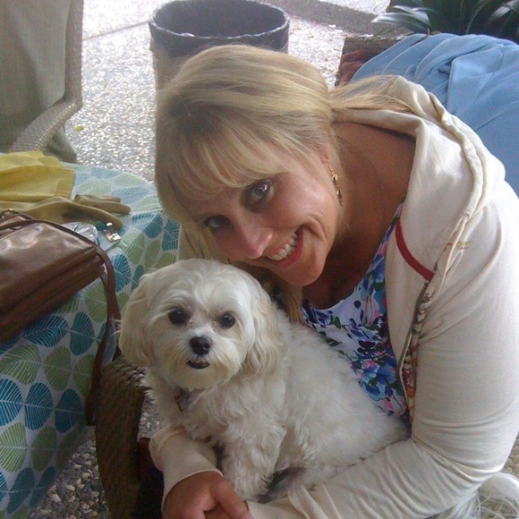 Meet your Posher, Lori - Picture 2 of 6